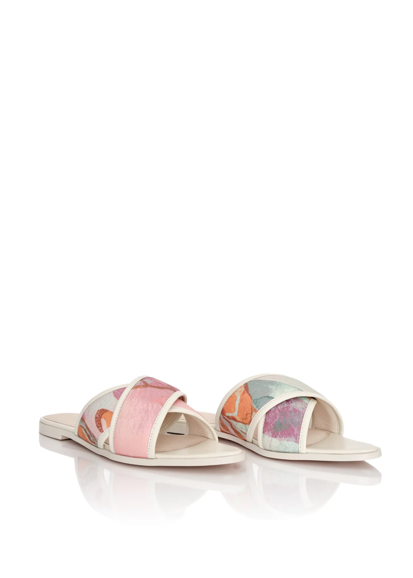 Lori Slippers-Zuli<Andrea Iyamah New
